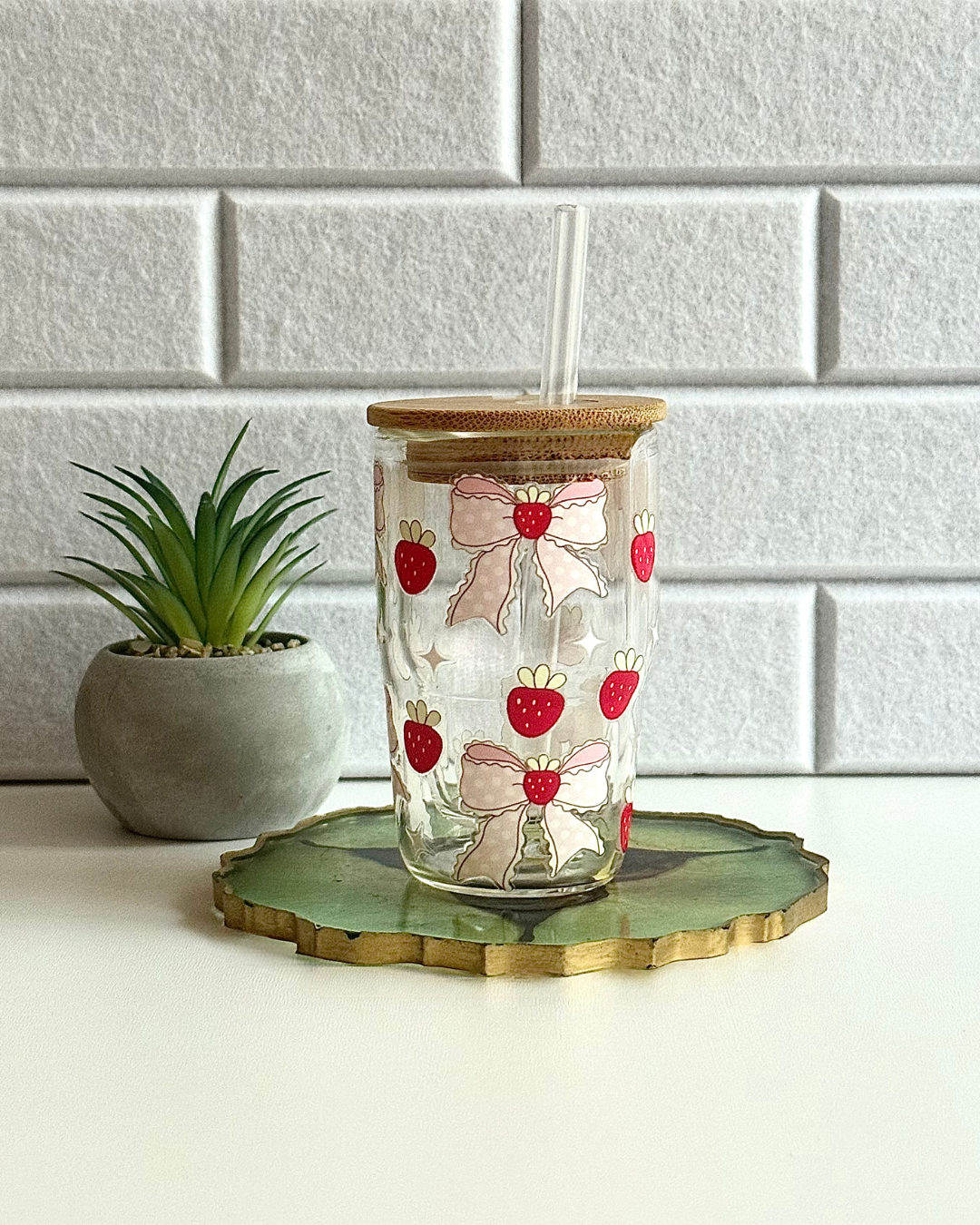 Schneekugel Mini-Glitzertrinkglas 130ml "Erdbeerschleifchen"