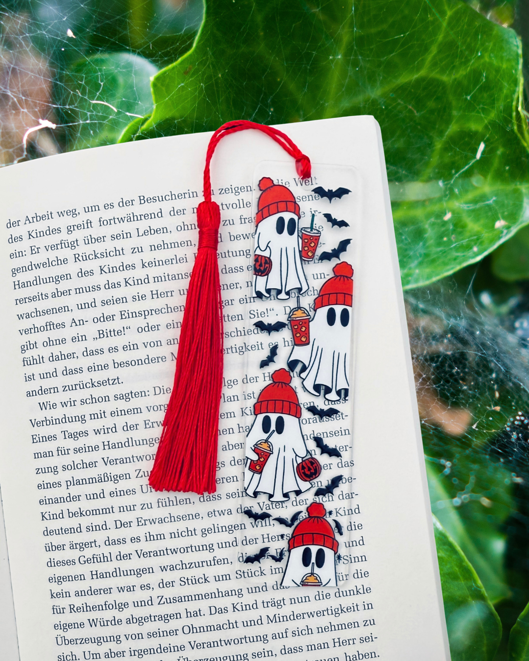 Lesezeichen "Gespenster mit roter Haube" - Handgemachtes Geschenk für Bücherfreunde