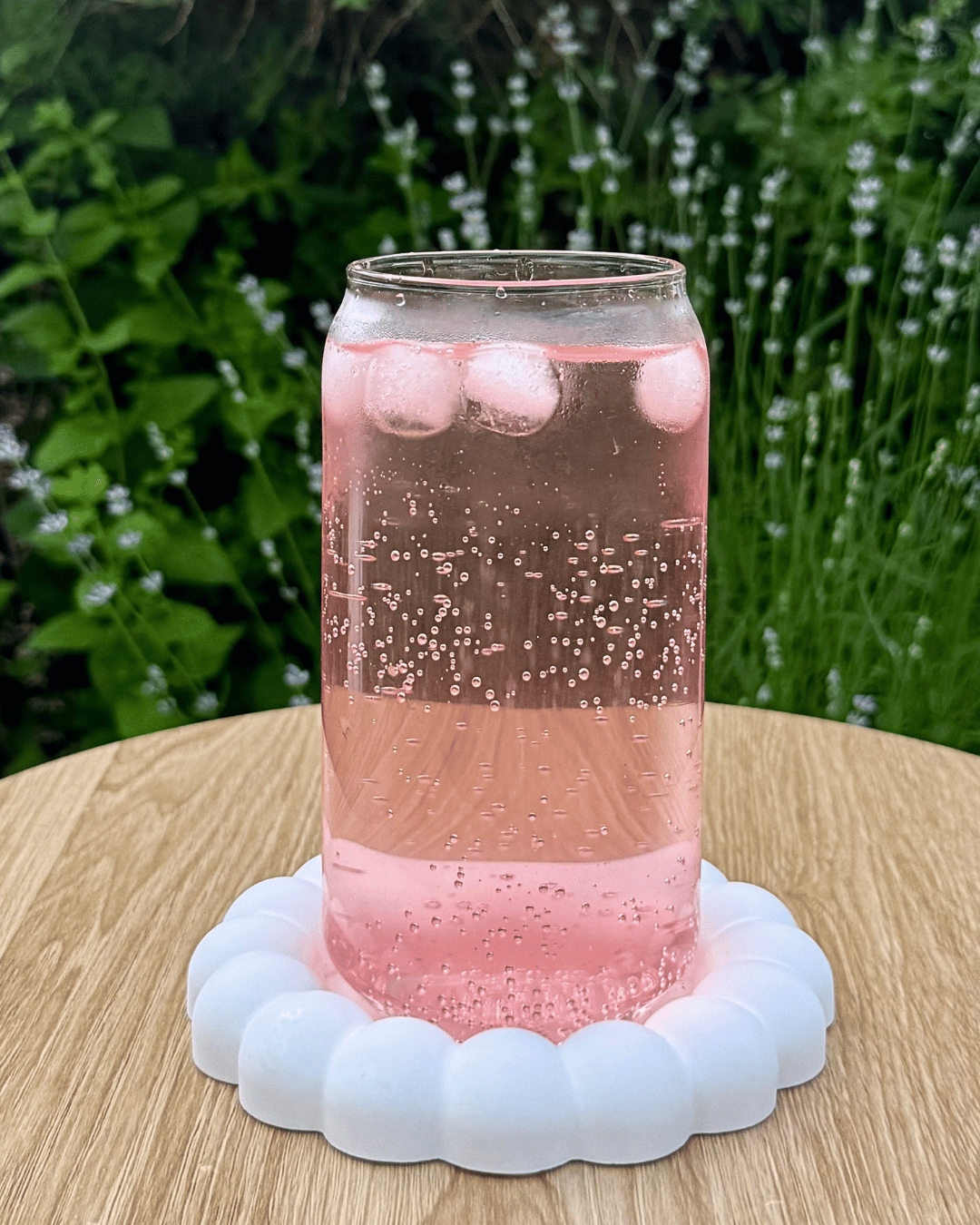 Klares Trinkglas mit Bambusdeckel & Glasstrohhalm 550 ml