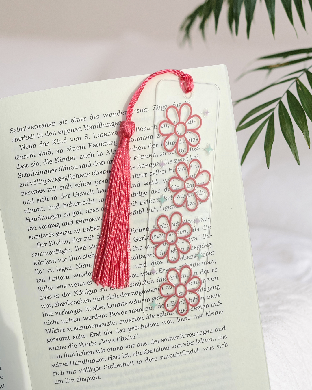 Lesezeichen "Rote Blütenpracht" - Handgemachtes Geschenk für Bücherfreunde