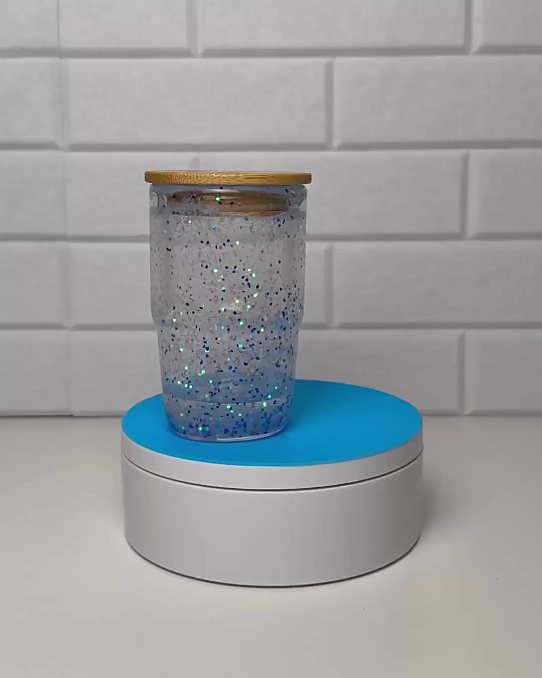 Schneekugel Mini-Glitzertrinkglas 130ml "Herbst-Eichhörnchen"